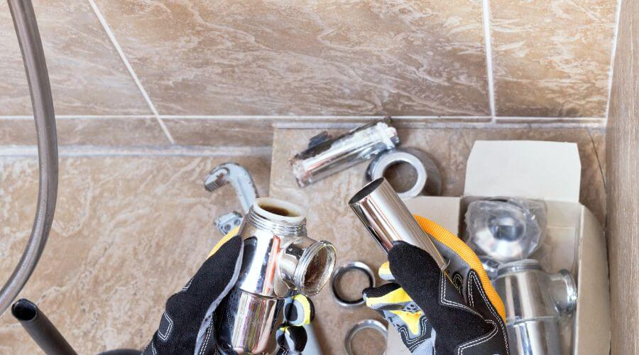 Professional gutter cleaning in Floriston, CA